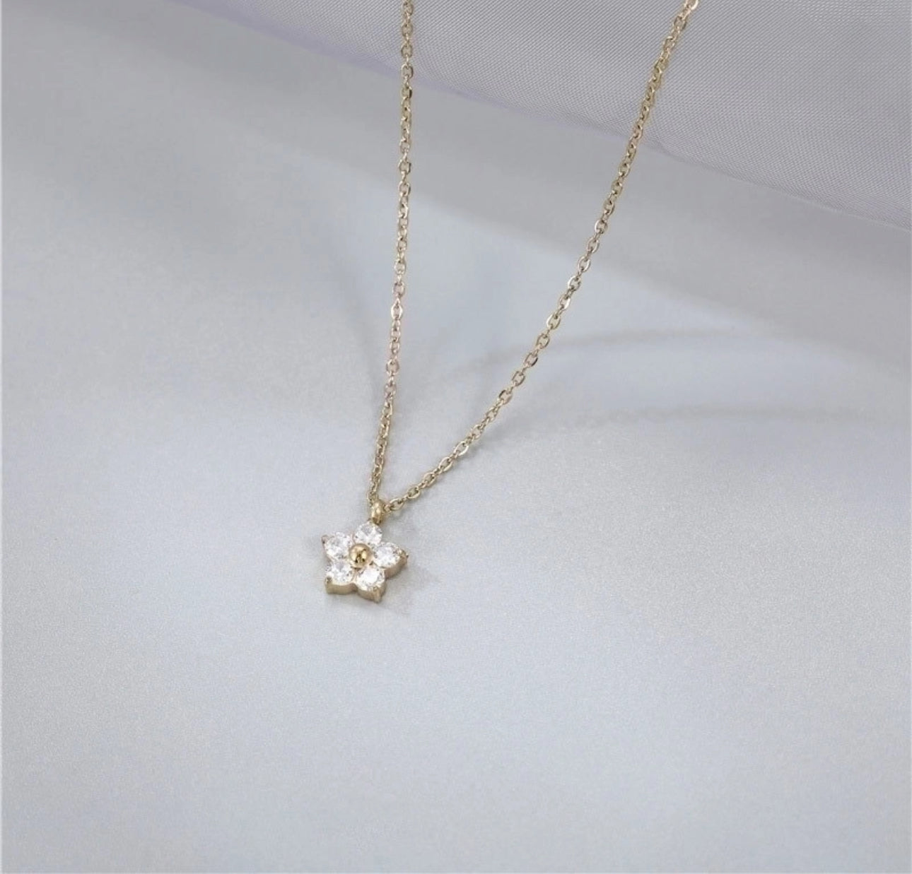 Flor Necklace