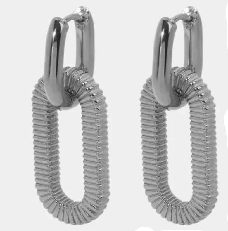 Mary Oval Earrings
